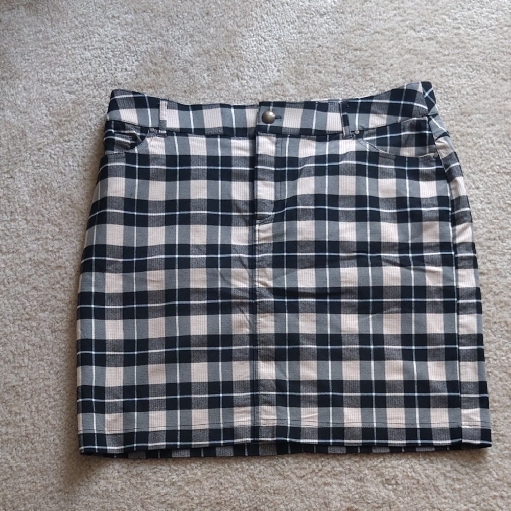 CATO plaid Black and tan mini Skirt